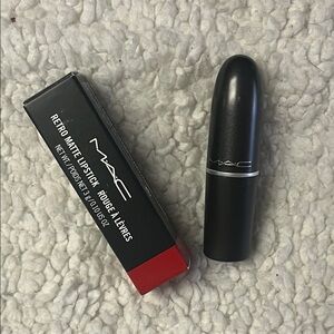 MAC Cosmetics Retro Matte Lipstick - Ruby Woo